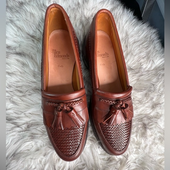 Allen Edmonds Men\'s Cody Tassel Loafer Cordovan Leather main image 13